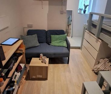 Studio Flat, Bulwer Street, W12 - Photo 6