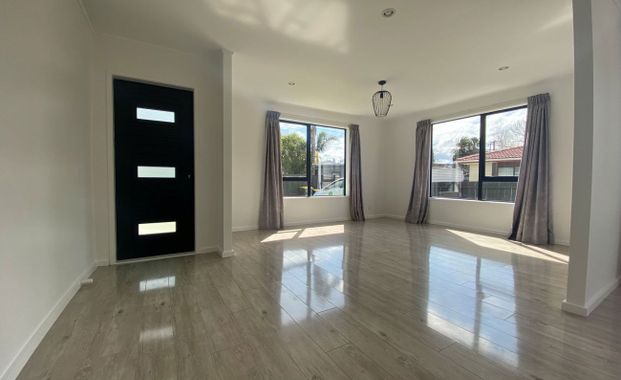 Massey, 1/31A Colwill Road - Photo 1