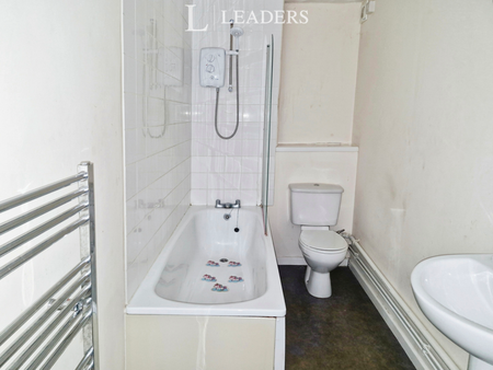 2 bedroom flat to rent - Photo 3