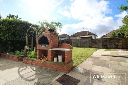 Delius Close, Elstree, Borehamwood, Hertfordshire, WD6 - Photo 2