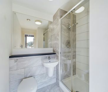 Flat to rent on - Photo 4