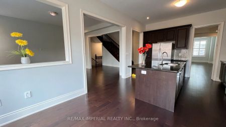 Detached Home For Lease | W9235867 - Photo 4