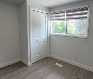 For Lease - 726 Grandview Drive Unit# Main, Oshawa, Ontario - Photo 6