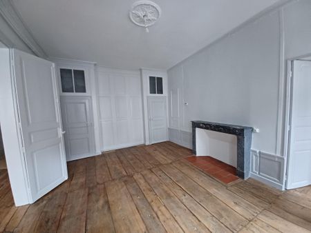 Location Appartement 5 pièces 139m² AURILLAC 15000 - Photo 3