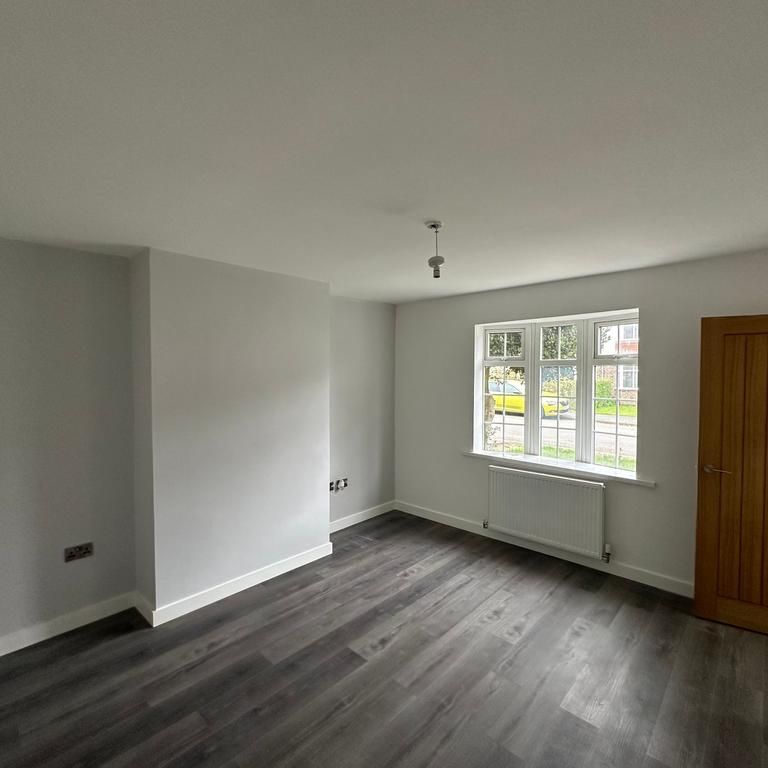 4 bedroom detached house to rent - Photo 1