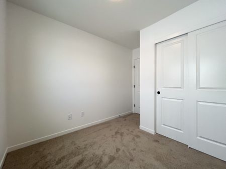 Brand New Modern Living In Kinglet Gardens - Photo 4