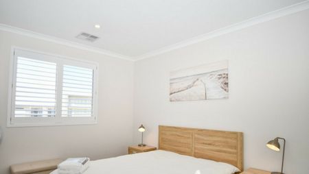 Luxury Coastal Living with Panoramic Ocean Views! - Photo 5