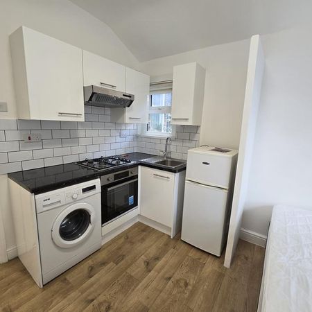 Studio to rent - Photo 3