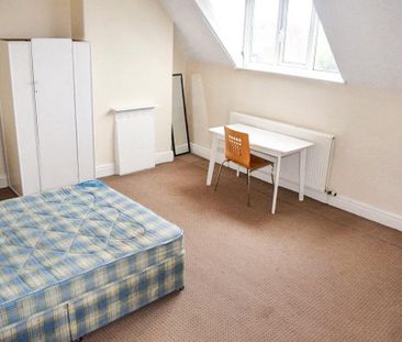 4 bedroom terraced house to rent - Photo 3