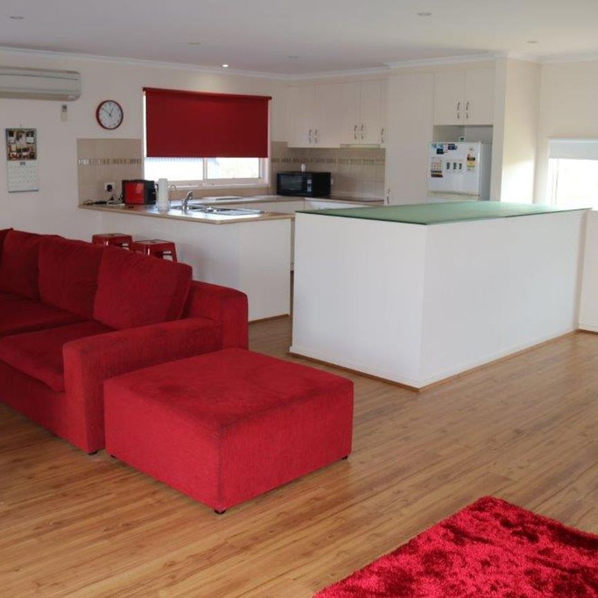 Fully Furnished 3 Bedroom Home – Prime Sunset Strip Location - Photo 1