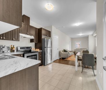 For Lease - 126 Blackwell Crescent, Bradford West Gwillimbury, Ontario - Photo 4