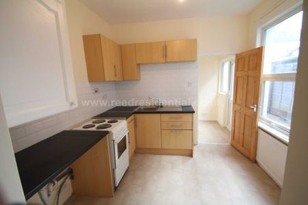 Wenham Drive, Westcliff On Sea - Photo 3