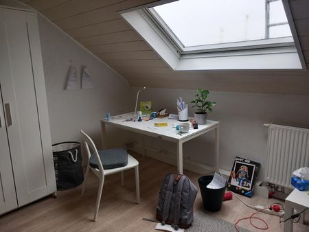 kamer 4 : shower/toilet private for erasmus students - Leiekaai 22 - Photo 2