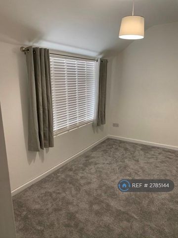 1 bedroom in a house share to rent - Photo 3