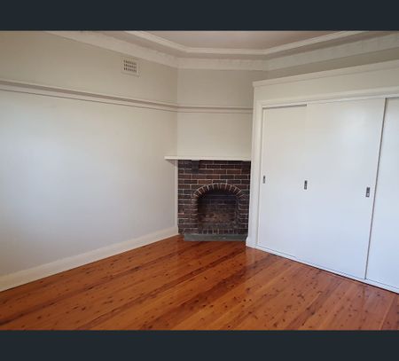 51 Hercules Street, Tamworth, NSW 2340 - Photo 2