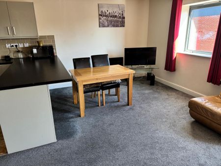Flat 6, Clifton House, Merridale Road, Wolverhampton, West Midlands, WV3 9RY - Photo 4