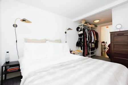 Flat to rent - Warneford Street, London, E9 - Photo 3