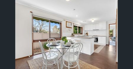 Light-Filled Living in a Peaceful Epping Pocket - Photo 5