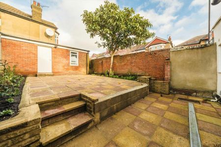 Kingsley Avenue, West Ealing, W13 - Photo 4