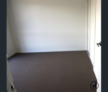 Spacious 4-Bedroom Family Home! - Photo 1