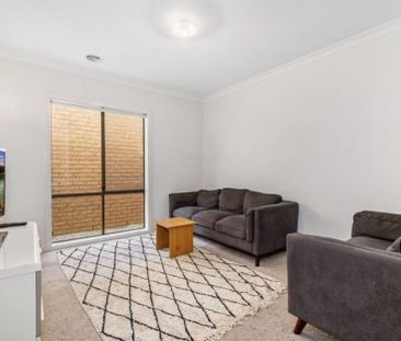 24 Ravenhurst Circuit, Cranbourne North - Photo 1