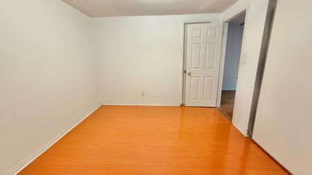 For Lease - 235 Roxanne Crescent, Toronto, Ontario - Photo 4