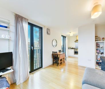 A light and spacious one bedroom apartment on the eleventh floor of... - Photo 1