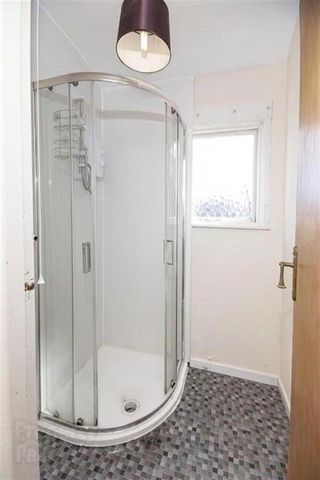 Room 7, 96 Cromwell Road, Belfast, BT7 1JY - Photo 5