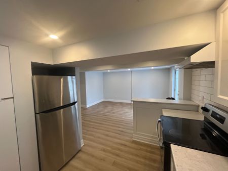 For Lease - 4203 Wheelwright Crescent, Mississauga, Ontario - Photo 3