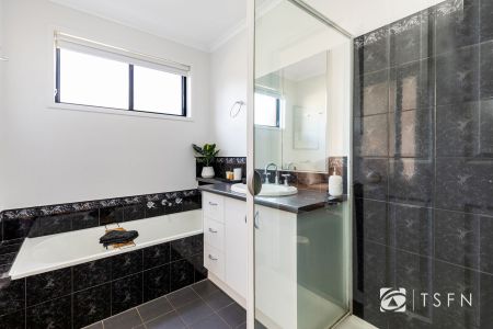 FULLY FURNISHED HOME MIDDLE OF BENDIGO - CONTACT AGENT FOR AVAILABILITY - Photo 5