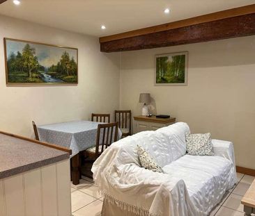 Angel Yard, Marlborough, SN8 - Photo 3