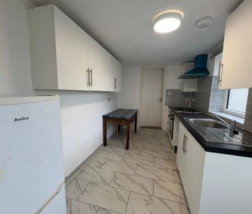 1 bedroom ground floor flat to rent - Photo 4