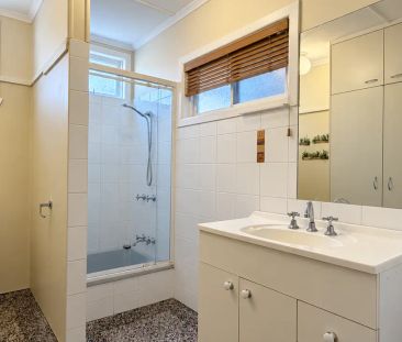 Comfortable Bayside Living in Woody Point - Photo 2