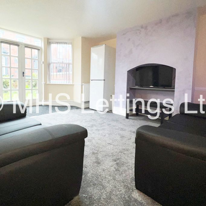 3 Bedroom Ground Floor Flat for rent in Regent Park Terrace - Photo 1