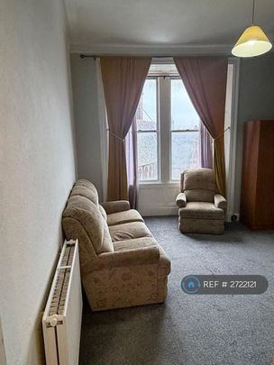 3 bedroom flat to rent - Photo 1