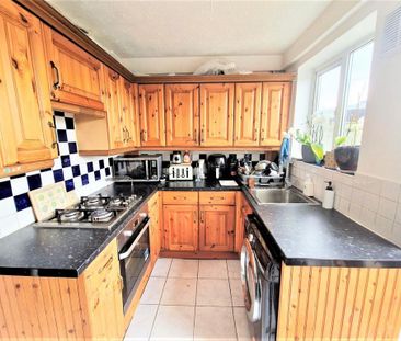 3 bedroom terraced house to rent - Photo 5
