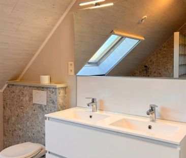 Lichtrijk huis met garage en koer - Foto 6