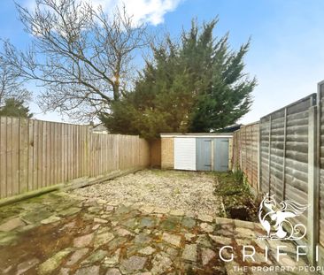 Markhams Chase, Basildon, SS15 - Photo 5