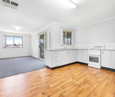 WESTDALE FAMILY HOME - Photo 4