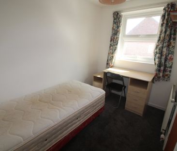 4 bed house to rent in Cyril Child Close, Colchester - Photo 3