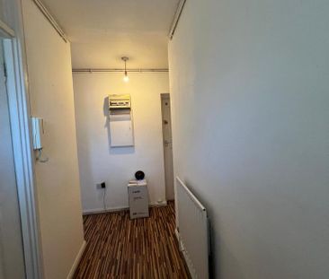 1 bedroom in a flat share to rent - Photo 6