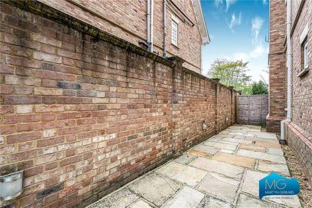 Sandalwood Close, Arkley, London, EN5 - Photo 4