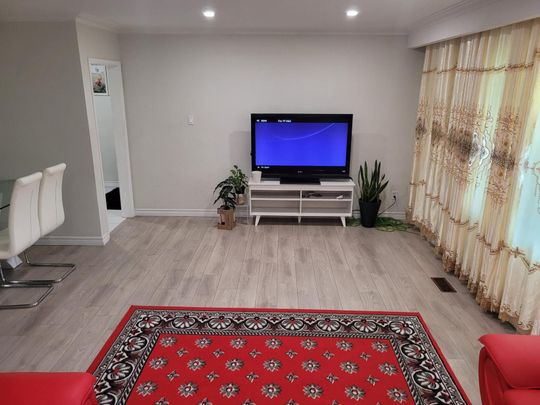 For Lease - 740 Meadowvale Road Unit# Main, Toronto, Ontario - Photo 1