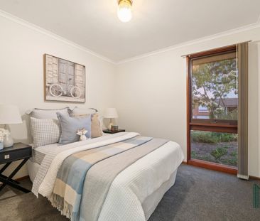 37 Rohan Rivett Crescent, McKellar ACT 2617 - House For Rent | Domain - Photo 3