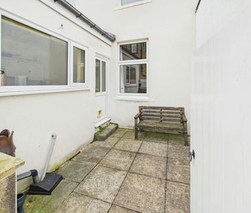 Terraced House to rent on - Photo 1