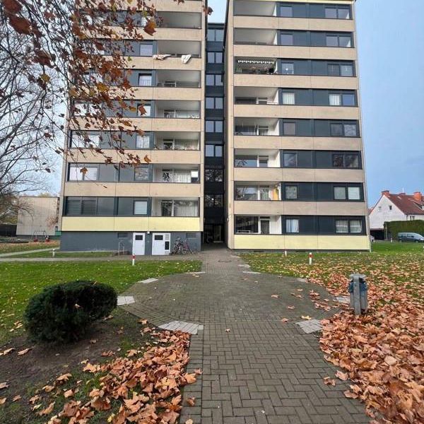 Mitten drin! Günstig geschnittene 3,5-Zi.-Wohnung - Photo 1