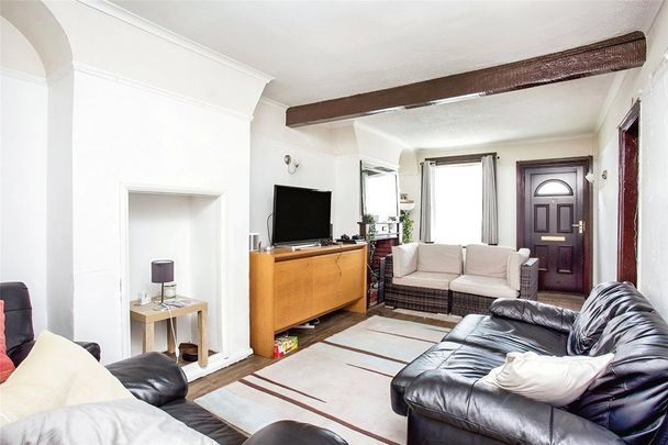 4 bedroom bungalow to rent - Photo 1