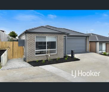 11 Expedition Circuit, Pakenham, Vic 3810 - Photo 3