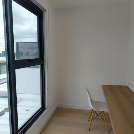 Port Melbourne - Photo 2