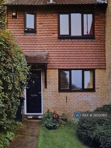 3 bedroom terraced house to rent - Photo 5